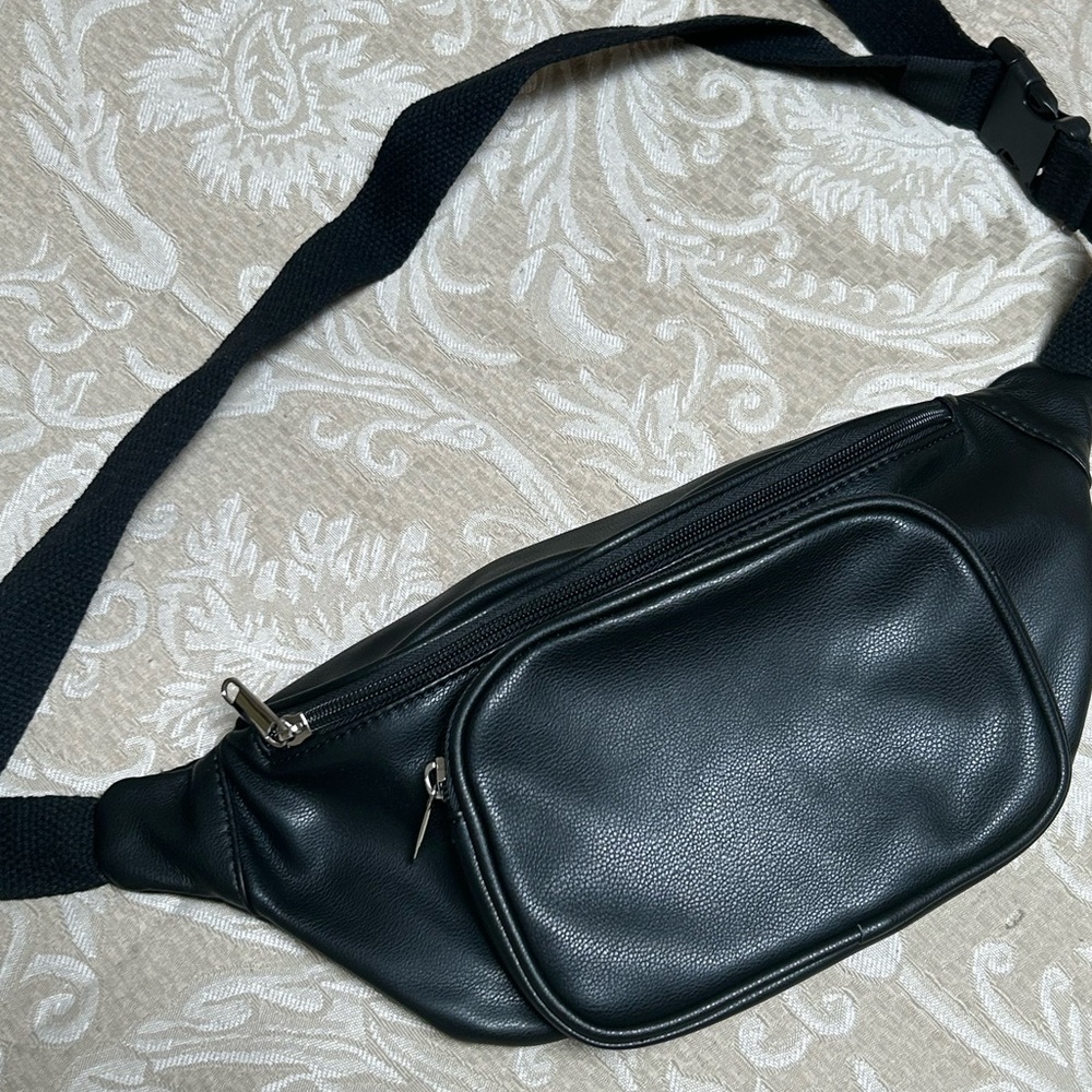 Black Fanny Pack